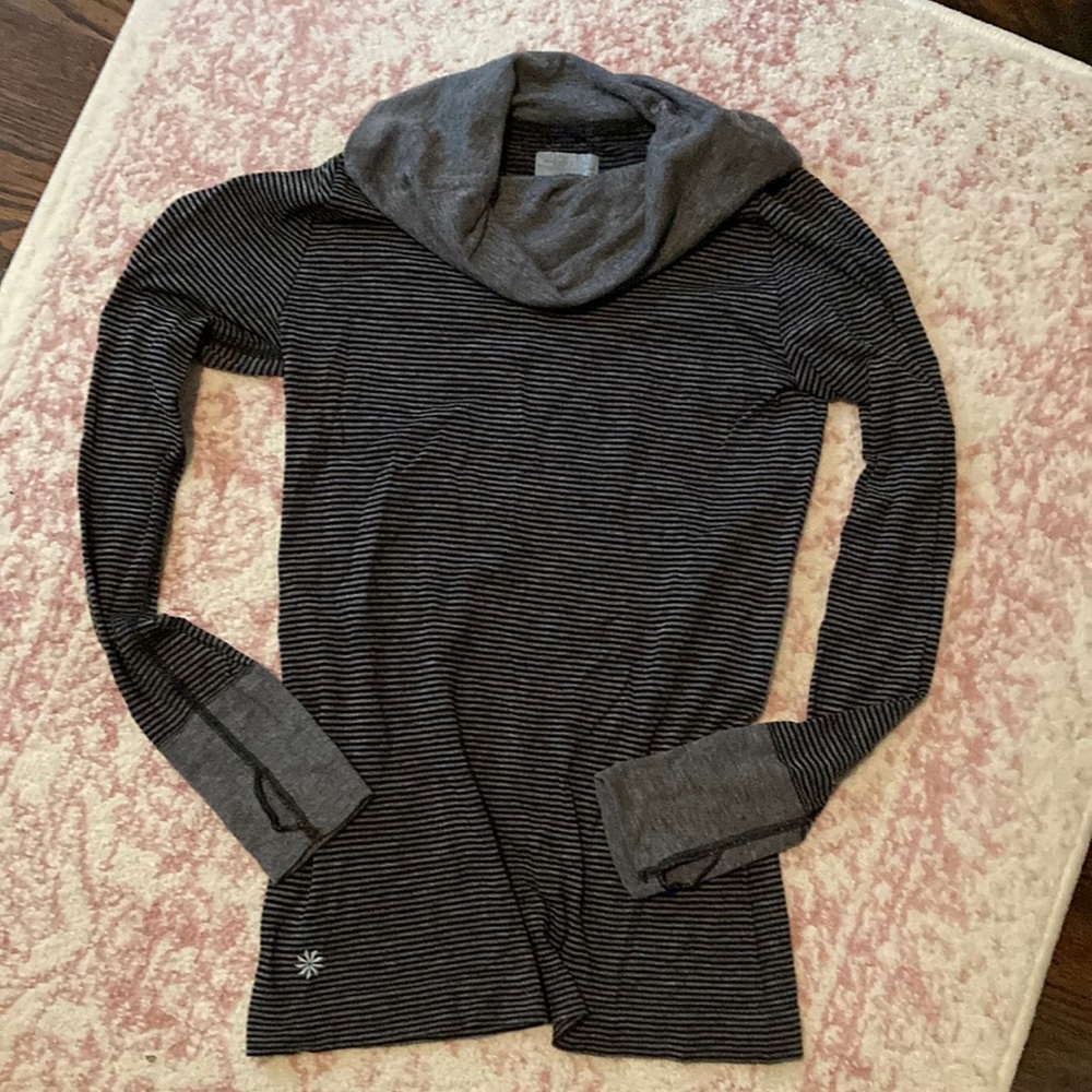 🩷✅Athleta long sleeve top